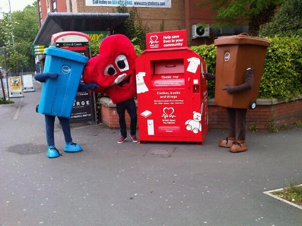 ExecTeam_Kaz's tweet photo. Please donate any unwanted clothes/shoes/bags/accessories to the British Heart Foundation bins around Fallowfield! http://t.co/ZDaSweCeno