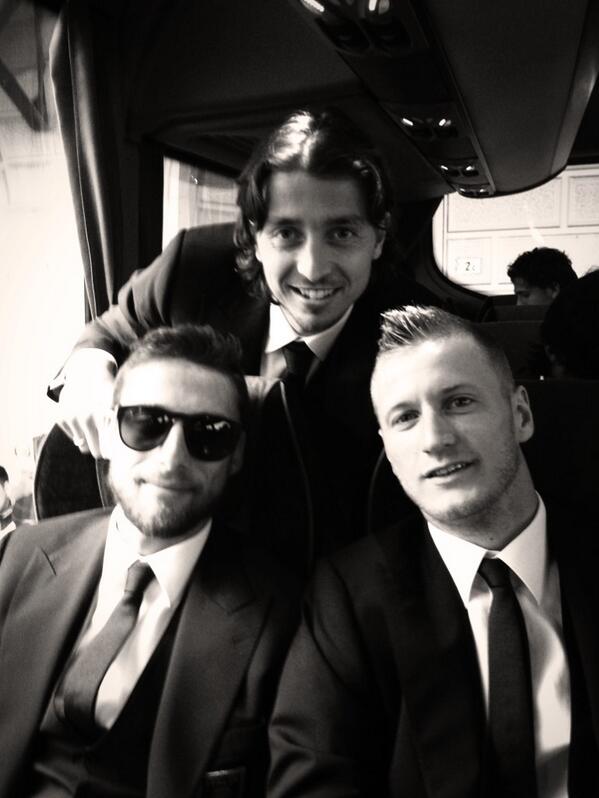 ignazioabate's tweet photo. @ClaMarchisio8 @OfficialMonto Arrivati a Bologna..🇮🇹✌ http://t.co/Sw1EoynaOt