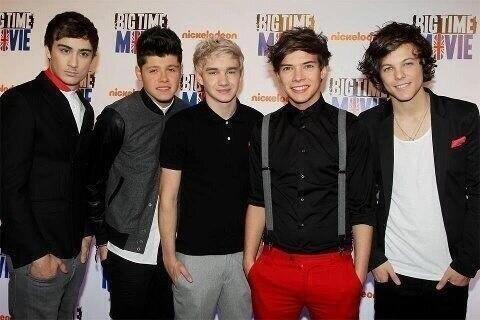 HarryStvles's tweet photo. OMG this is weird! Hahaha RT http://t.co/cVniCdK2nt