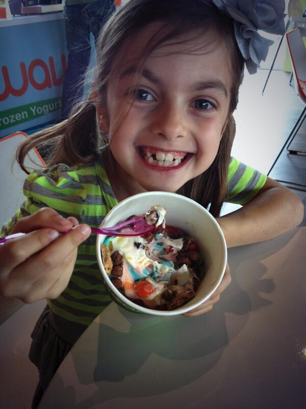 ninapapagorgio's tweet photo. Our first #peachwave. Stinkerbelle loves it! #FROYO #yum #thiscouldbetrouble http://t.co/gZbtki0dGj