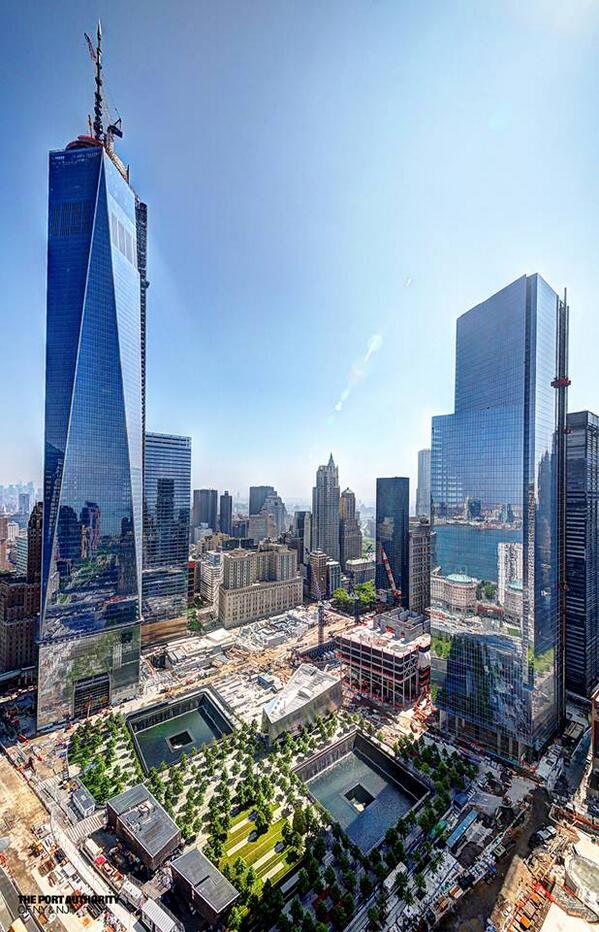 YourWorldFacts's tweet photo. Spring has sprung at the World Trade Center site! http://t.co/SFdRgeGjUX