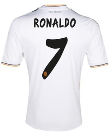 Tacleta's tweet photo. Corre el rumor que Sergio Ramos ha dissenyat la serigrafia de la nova samarreta del Reial Madrid. (by @vadelpal) http://t.co/edV0bnRR4S
