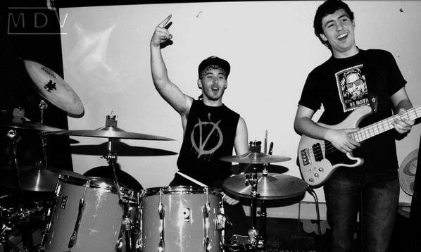 Adrenaline_Geta's tweet photo. @brunoteje y @AVVDrums http://t.co/3PNNHApTiZ