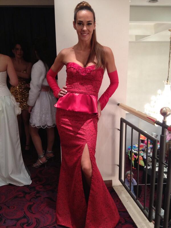 BsAsLamour's tweet photo. Back del desfile de BsAsLamour con la bella @SilvinaLaProfe http://t.co/sUjazYuzzI