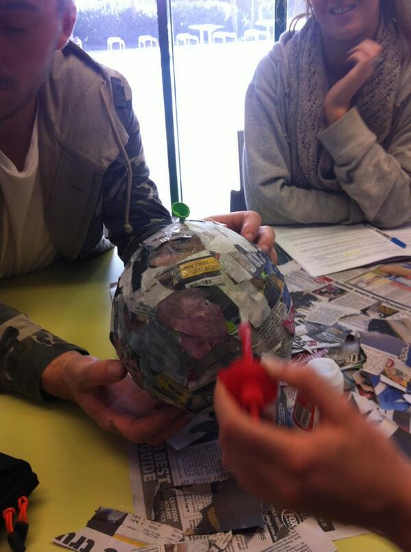 CalShaw91's tweet photo. Integrating visual arts into our uni work! #visarts13 @AllylrGatt @JOSHhGrabowski @CayleyArmsRMIT http://t.co/Xc2sMYiK27