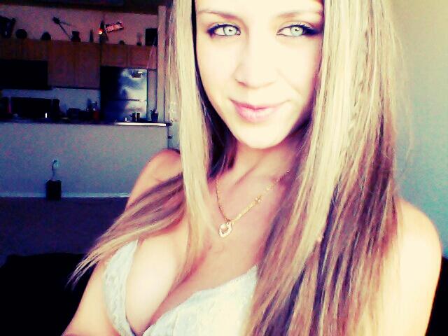 All smiles today(: http://t.co/Bubx3UOG5q<a href="/tag/thongthursday"class="tags"><span>#thongthursday</span></a>