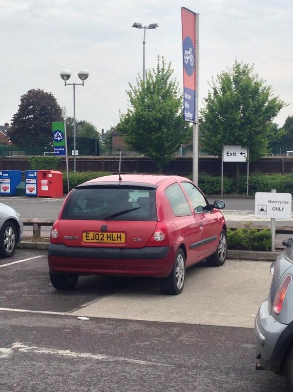 EJ02 HLH displaying crap parking