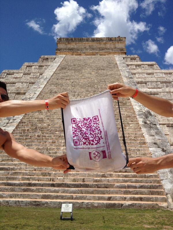 PasoMinas's tweet photo. Mineros en #ChichenItzá #México #RivieraMaya @daminasvigo @uvigo http://t.co/kSPwAqE8K5