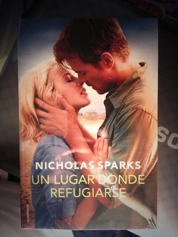 ale_alimon's tweet image. Feliz con mí nueva adquisición 📖 #booklover #favoritewriter