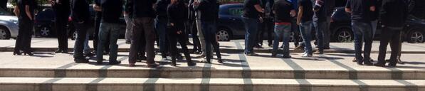 comitesatec's tweet image. Trabajadores de luto pidiendo explicaciones. Alguno de ellos sale hoy en el ERE. Os deseamos lo mejor #SATECenlucha