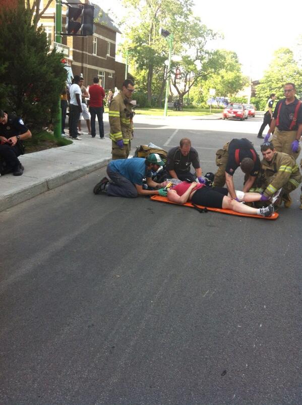 vanierphysed's tweet image. Bill Mitchell Vanier physical education prof at head of victim first on scene in front of college.