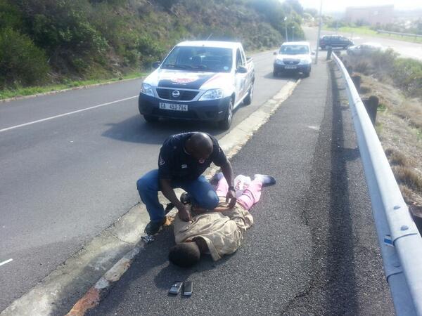 MMSecurity's tweet image. Mountain Men SRT and armed response officers arrested 2nd suspect who robbed people in Muizenberg