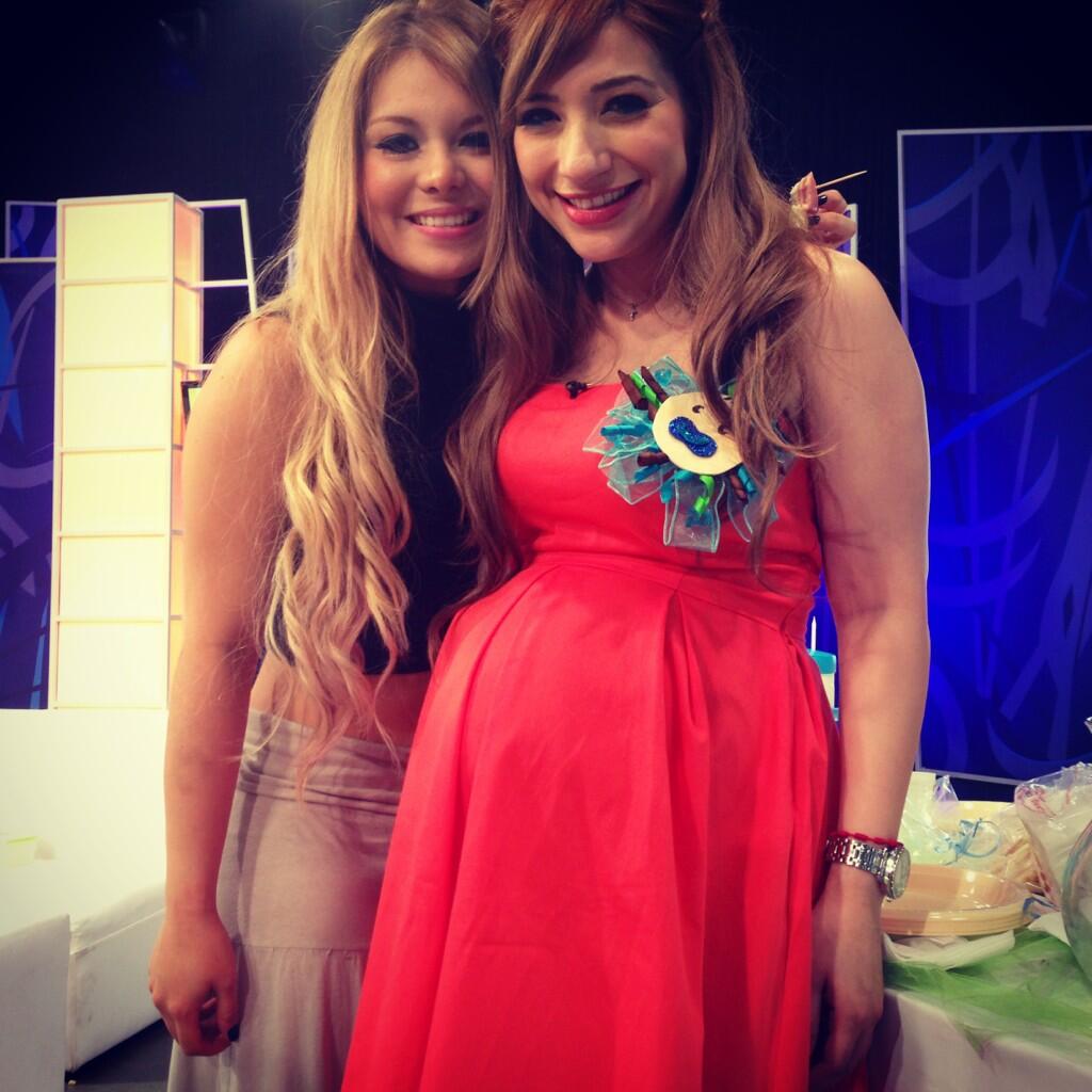 EMA HUEVO on Twitter: Aquí no hay nada de enojos !😁 bby shower 🎀 http:t.coaPBVryiW22