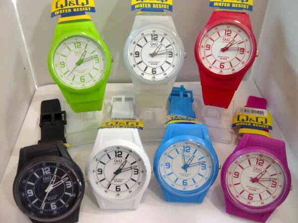 cetarshop's tweet photo. QnQ Watch 35rb http://t.co/zAE2iWZ3Rk