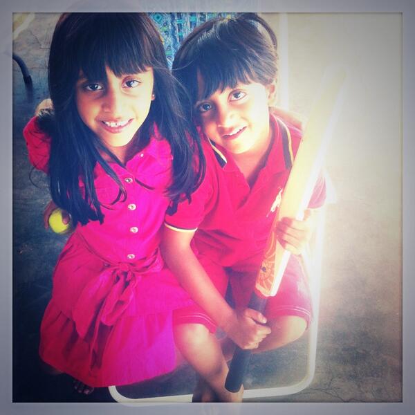 bansda91's tweet photo. These kids bring happiness into my life #diya #rish #twins #niece&amp;nephew #beauty http://t.co/M0Q3cjBDlT
