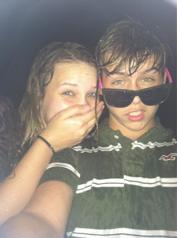 ali_irby's tweet photo. Omggg last night was crazy #bestfriend http://t.co/owtM4nulBI