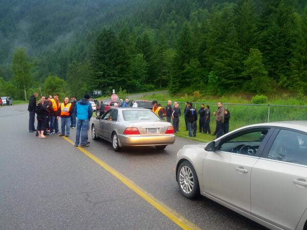 UccoGord's tweet photo. Correctional Officers supporting our demands for a contract after #3yearsnocontract http://t.co/gsLMALhrQA