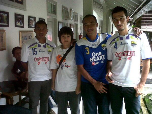 RT <a href="/Minoz1023/">CLAIRE JOVOVICH</a>: Foto W/  | #bobotohnarsis