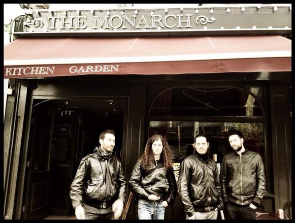 PlanDeFuga's tweet photo. Plan De Fuga @ MONARCH PUB!!! #LOVEpdf #tour #liveinlondon http://t.co/WbISNYOptu