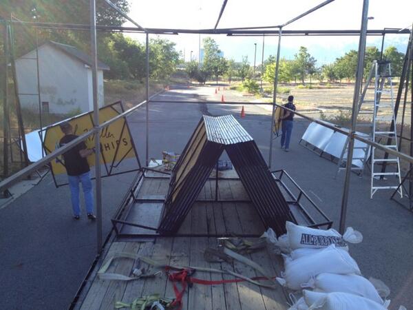 B4KStageRace's tweet photo. Early start to the day! Setting up the finish line. http://t.co/WknZbIgAs3