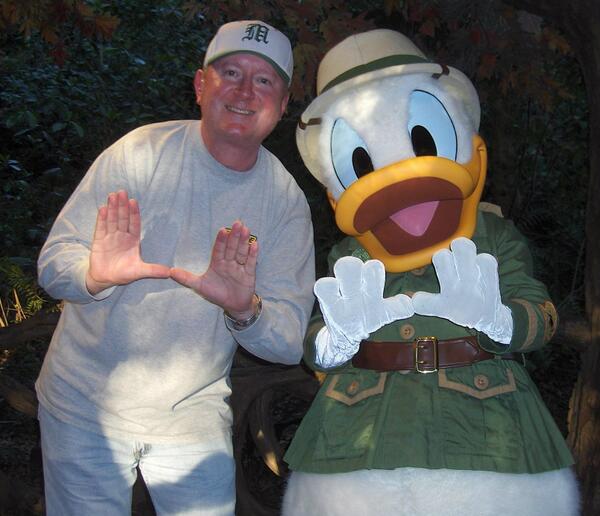 MiamiHurricanes's tweet photo. Now, THAT'S what's up RT @86Cane: @hurricanesports #UFriday Can U get Donald Duck to throw up "The U" at Disney? http://t.co/QFw5z4dYTl
