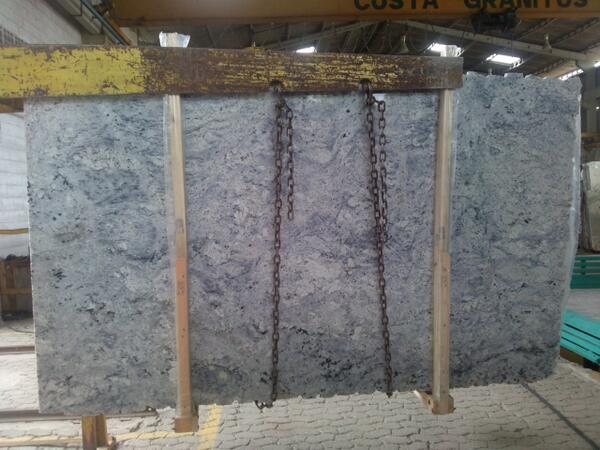ClickGranite's tweet image. White ice #granite getting loaded.