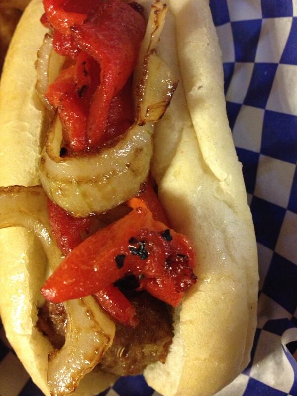 AndreaMaleki's tweet photo. I never get tired of #sausageandpeppers #italiangirlproblems @ItalianGirlProb http://t.co/n2P7AOCh1Z