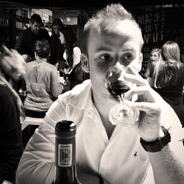 Wingman horsed #DinerOnTheWharf @VAFoodMarket <a href="/KeithPower_PT/">Keith Power</a>