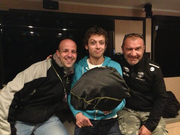 ValeYellow46's tweet photo. Il casco Mugello2013 è pronto a scendere in pista!domani mattina ore 9.55.grazie ad Aldo Davide e Stefano. http://t.co/waDvp4AFyX