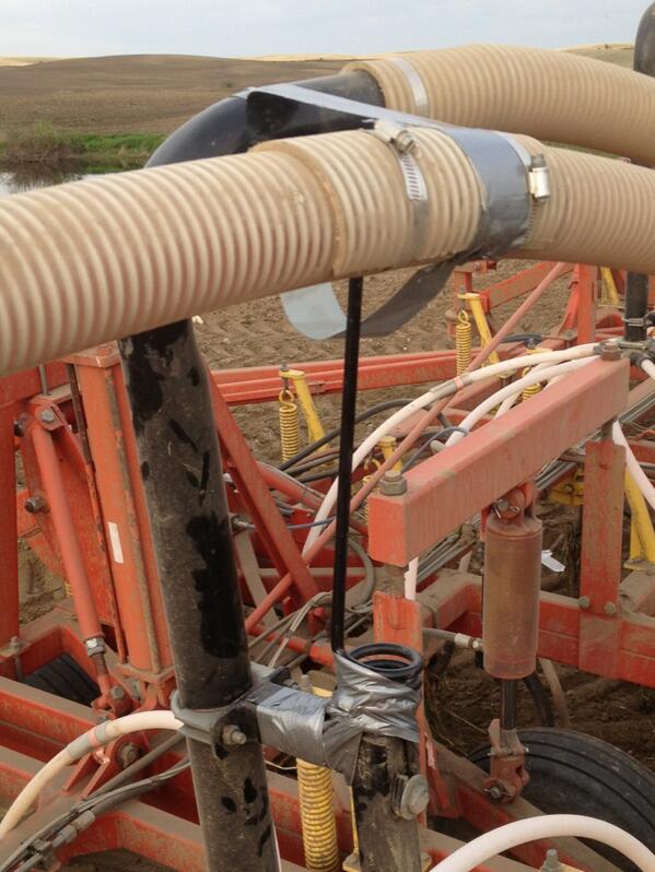 Logan_Seibold's tweet photo. @GrainFarmProbs the true #hero of #plant13 #ducttap http://t.co/O6aiybaBgh