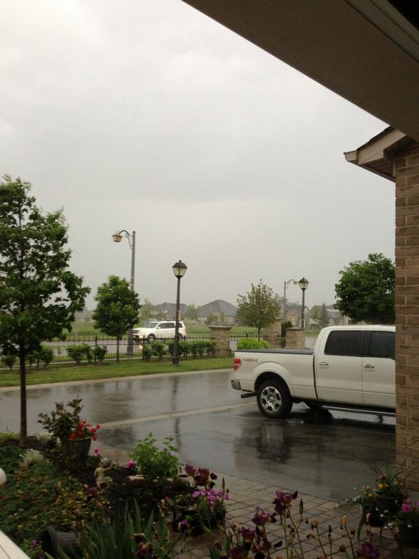 JimCats11's tweet photo. @weathernetwork winds and rain in Burlington http://t.co/x5QQ1NOrix
