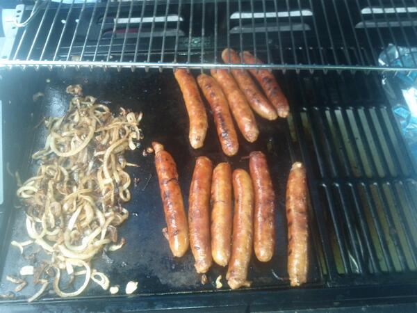 FemaloneySandy's tweet photo. Breakie anyone? Come see us at Kingston! http://t.co/9xR9KCHj7N