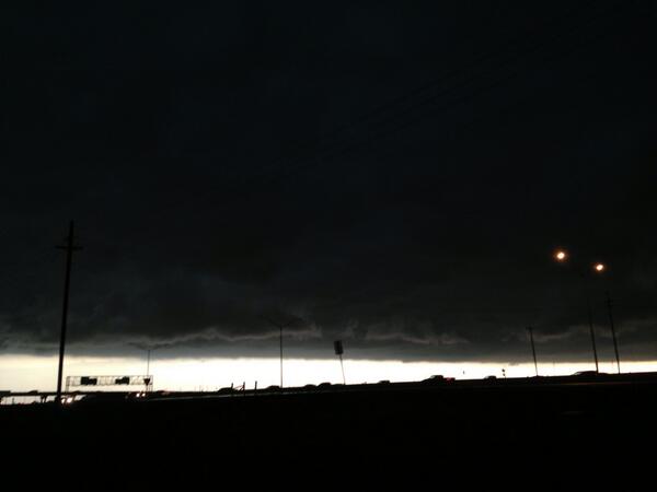 Sky turns black in #Norman