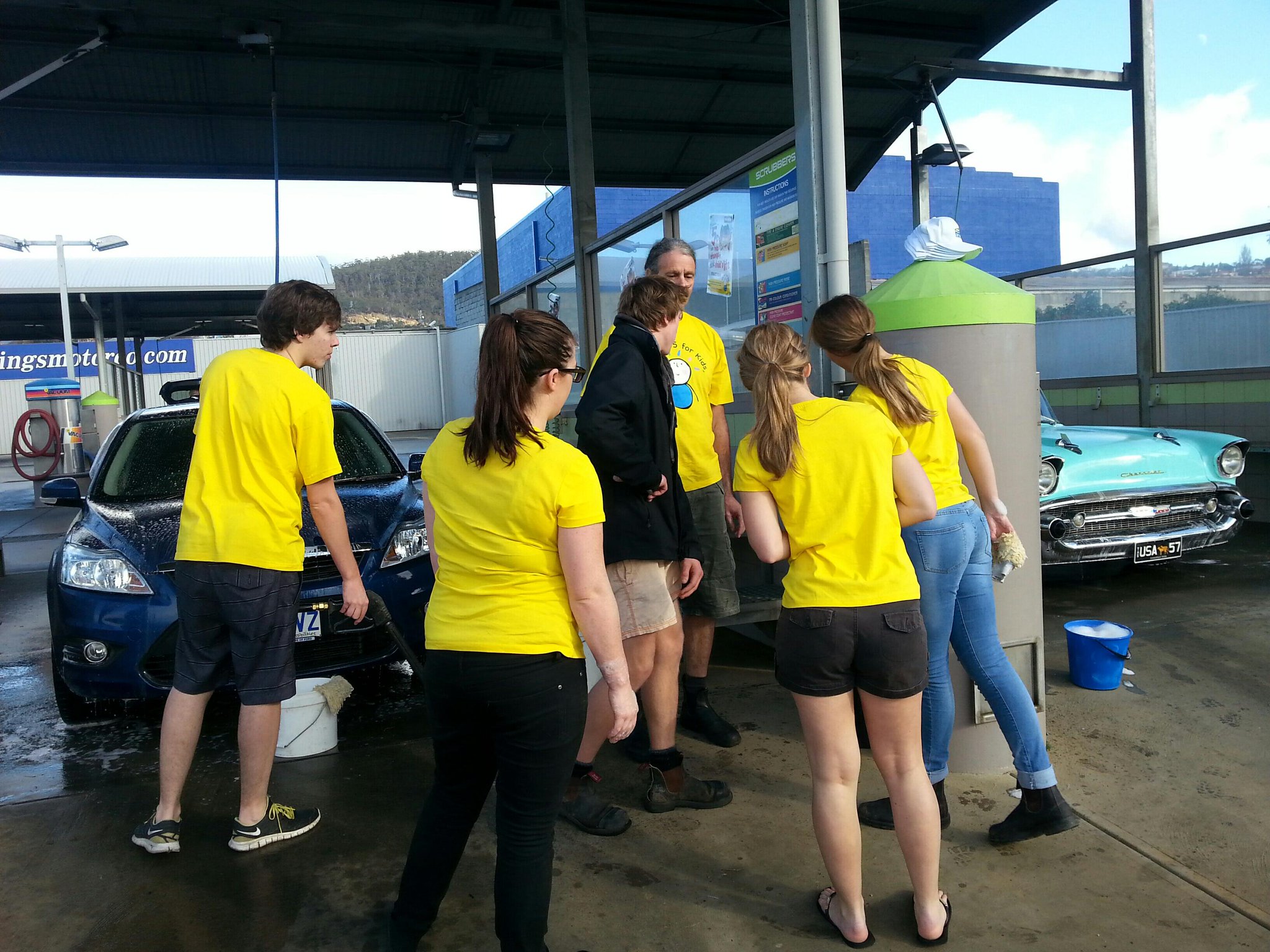 Triple M Hobart on Twitter "The Heart 107.3 team at Scrubbers Car Wash