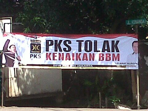 yed_sayed's tweet photo. MantaPKS (Y) RT"@ifonaifon: PKS tolak kenaikan BBM..!!! Kenaikan BBM hanya menyengsarakan rakyat. http://t.co/yVx8paHHpf"
