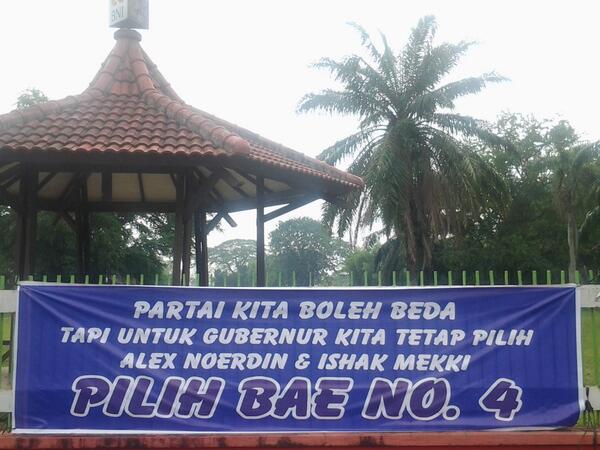 AboutPalembang's tweet photo. Partai Boleh Berbeda, Tapi Pilihan Tetap No. 4, H. Alex Noerdin - H. Ishak Mekki http://t.co/R4W5ScJQ4G