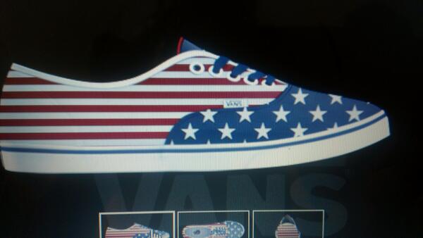 courtneydawn96's tweet photo. On the #Vans site you can make your own shoes. I juss made these, tempted to get them now... Hahaha http://t.co/wGYUY4EU40