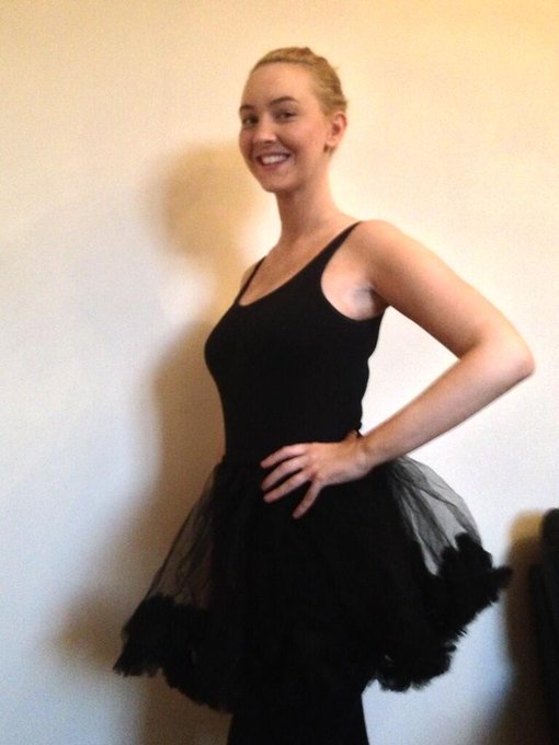 Here's a little pic of me in my outfit! ;-p Don't miss me from 10pm UK or 5pm EST #VNAlive http://t.<a href="/tag/vnalive"class="tags"><span>#vnalive</span></a>