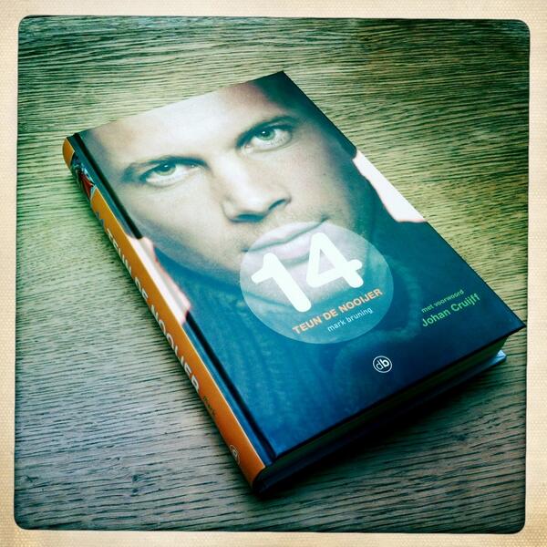 <a href="/HumbertoTan/">Humberto Tan</a> heeft bij  @bnrsportzaken naast <a href="/Bovano/">Bob van Oosterhout</a> ook #TeundeNooijer te gast.  <a href="/DeBoekenmakers/">De Boekenmakers</a> maakte biografie: