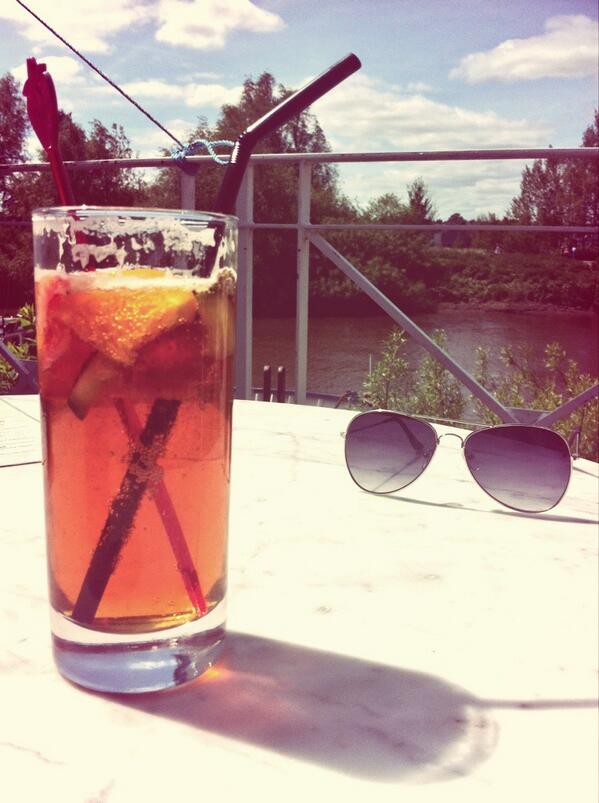 Pimm's in the sun... Yes please!!!