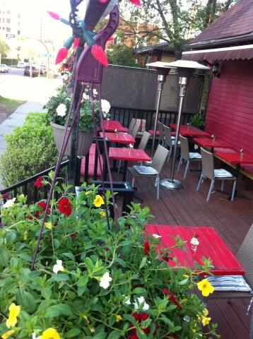 LaurierLounge's tweet photo. Patio brunch at Laurier wow nice morning :) http://t.co/UJupjBAciP