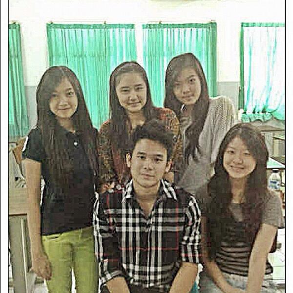 RyanFever_SBY_'s tweet photo. Koko @RyanHTOfficial with his Friends in Class room ..
@RyanHTOfficial http://t.co/Qd7ZcbyYyL