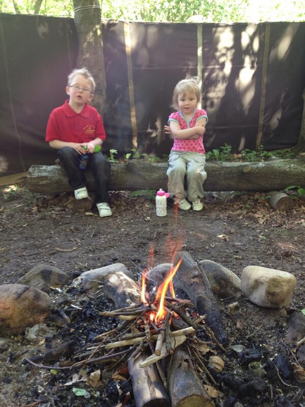 15thSWC's tweet photo. Teaching the Beavers to be how to start a fire with just one match

#iScout http://t.co/c5XWbLrEuP