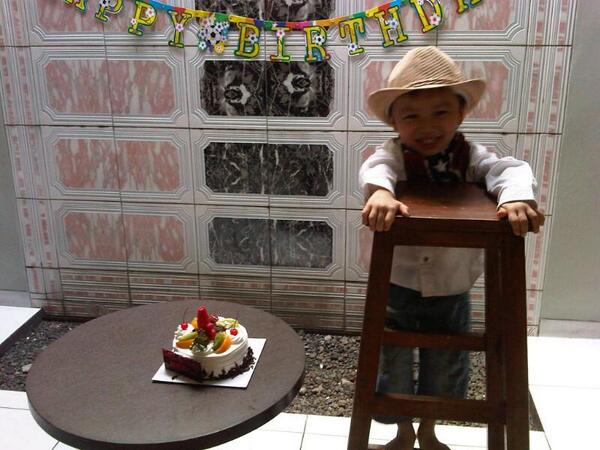 Cute!!! "<a href="/diebachtiar/">Diana Bachtiar</a>: Howdy dear! It's #adrian's 4th birthday! Thx for the wishes "