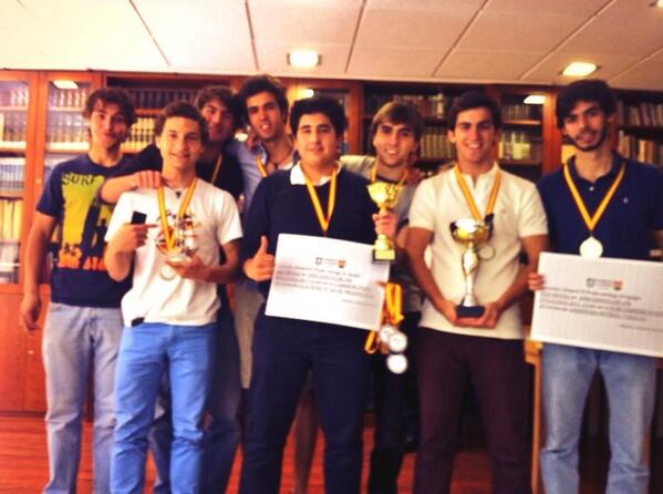 RicardoCdlF's tweet photo. VAMOS DEVILS!! @AlvaroTriana20 @Modreisman @brianzarate95 @amadeo92 @Javies_Pascu #kikote #alcon http://t.co/9AoKpqMFEh