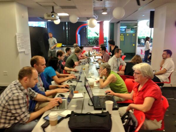 digiphile's tweet image. Notable: #HackForDC is 25% women. I also see grey hairs, people of color &amp;amp; kids coding. #opengov #hackforchange