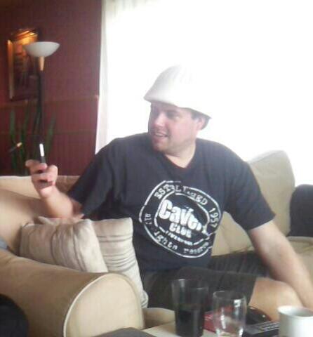 PetterEngelsk's tweet photo. @palalmas Apropos iq.. #primal #neanderthal #hockey http://t.co/w2ACn9WnDF