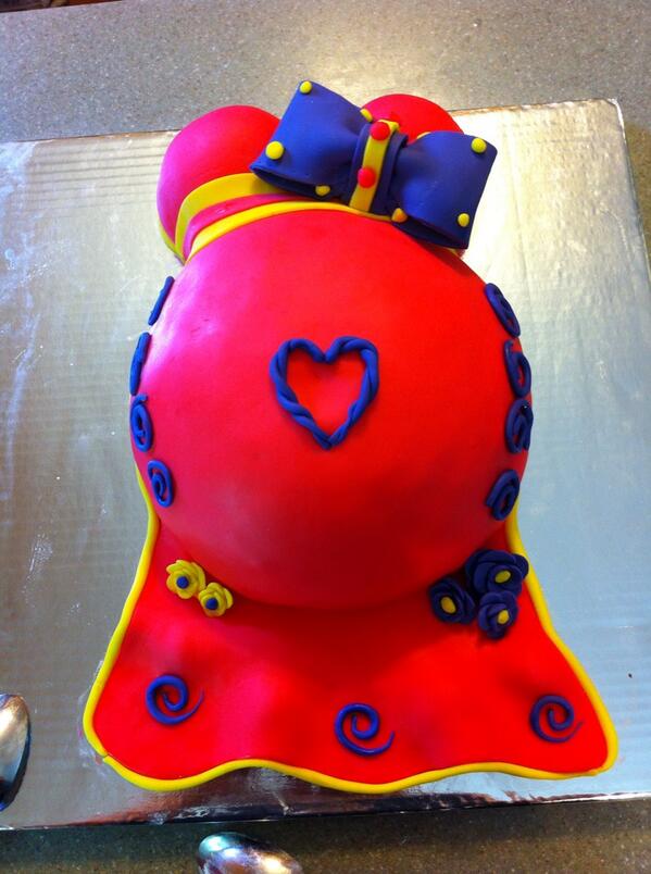 TysTreats's tweet photo. Baby bump cake I made this morning. http://t.co/Hnt0OfLjjj