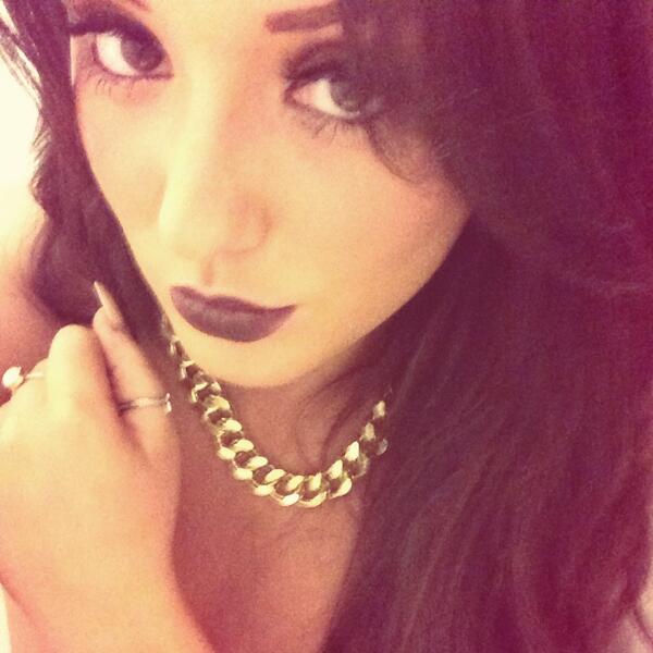 TheBuckSquad's tweet photo. “@CharlotteGShore: Purple lips 💄 http://t.co/8qlWfwVA8P” fuck
