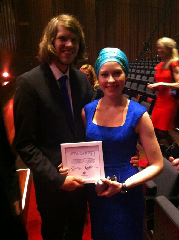 isabellegolf's tweet photo. Gratulerer til @Anniken_G og @svkerlend som mottok hedersprisen til #kreftforeningen 2013 http://t.co/gmXogFP8ln